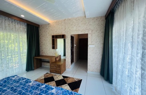 Naduvattam House | Awesome 2-bedroom estate in adorable Gudalur perfect for relaxing stays