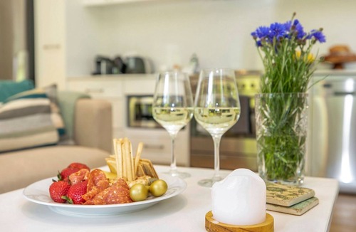 Burradoo Apartment | Banyula Annex - superb contemporary styling and modern amenities