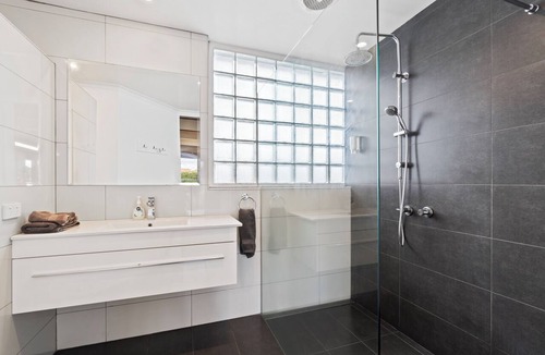 Colac Hotel | Baronga Motor Inn