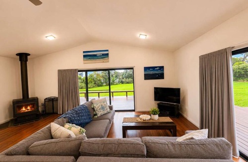 Bawley Point House | Bawley Backyard Haven - family retreat near beach