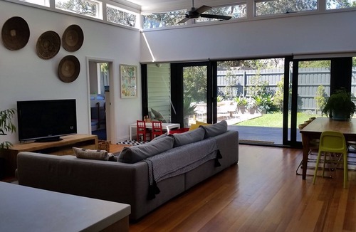 Highett House | Bayside Bounce! - Sun filled family bayside home 5 min drive from beach!