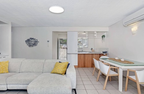 Kings Beach Apartment | Beachcomber Unit 4, 7 Dingle Ave