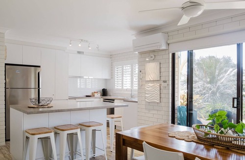 Mollymook Beach Apartment | Beachlife - Steps to Mollymook Beach