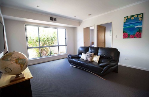 Mount Coolum House | Beachside Entertainer