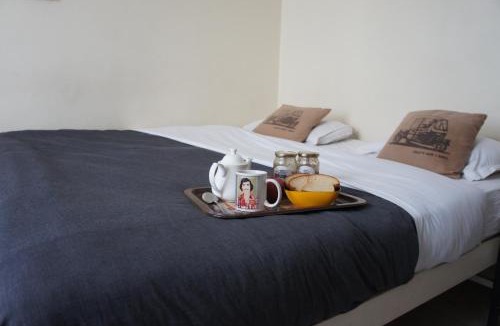 Greater Kailash House | Bed & Chai