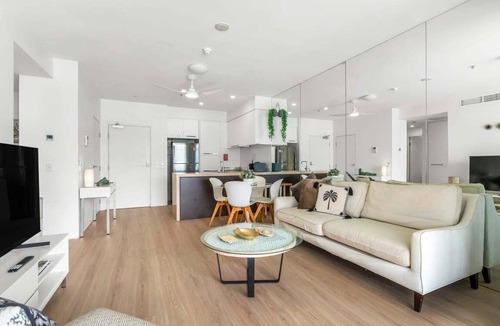 Cairns Central Business District Apartment | Belle Escapes 25 Harbour Lights with Magical Water Views