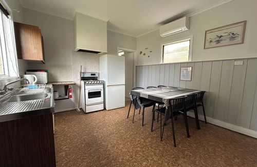 Bemm River Cabin | Bemm River Bungalows #3: Pet-friendly, two-bedroom bungalow sleeps 6 people.