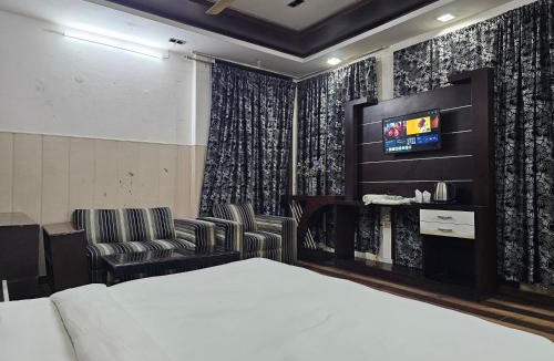 Delhi House | Bharat G House - Near Anand Vihar Railway Station