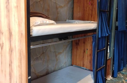 Dharavi Hostel | Bhumi Dormitory Near Us Embassy BKC Only Males