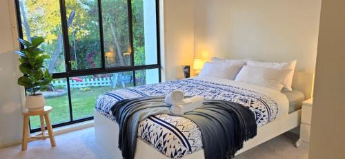 Springfield Lakes House | Blissful Haven