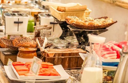 Juhu Hotel | Bloom Hotel - Juhu