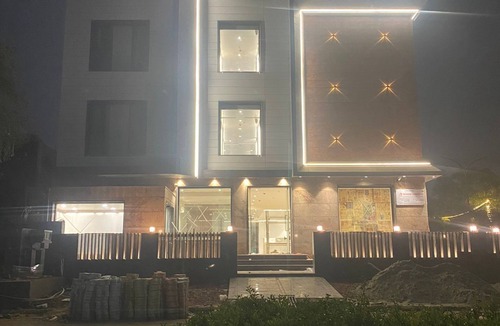 Greater Noida Hotel | Blue Diamonds Inn
