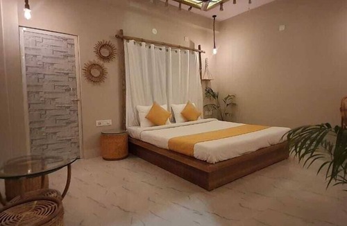 New Town Hotel | Blue Sapphire Hotel and Banquet