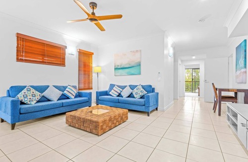 Trinity Beach Apartment | Bluewater Haven - Sweeping Lagoon Views with Pool
