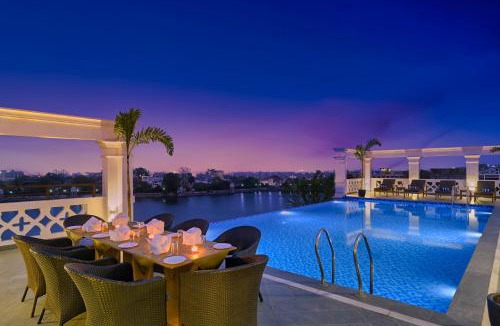 Lake Swaroop Sagar Hotel | Brahma Niwas - Luxury Lake View Hotel with Infinity Pool, Udaipur