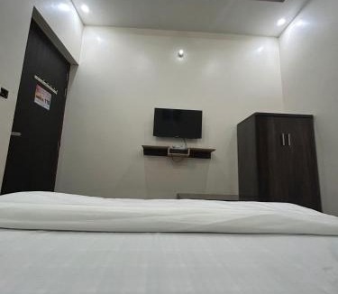 Mathura Hotel | Braj NIDHIVAN dham