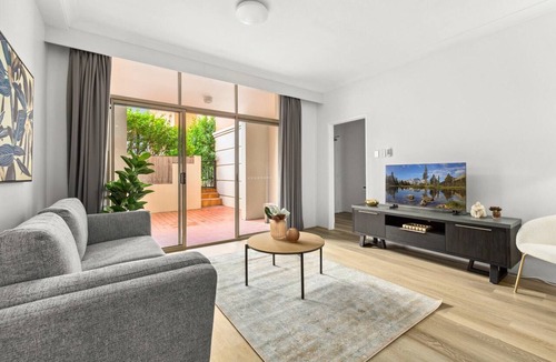 Camperdown Apartment | Bright Inner-West Stay with Pool Access