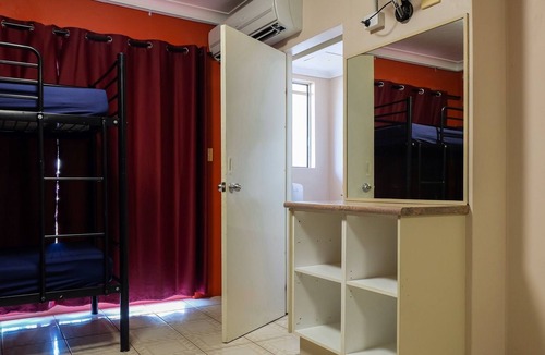 West End Hostel | Brisbane Backpackers Resort - Group 8