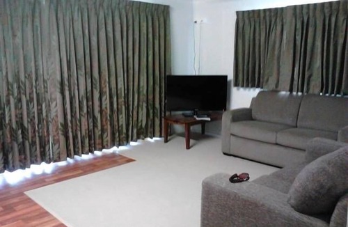 Cabarita Hotel | Cabarita Lodge Bed and Breakfast