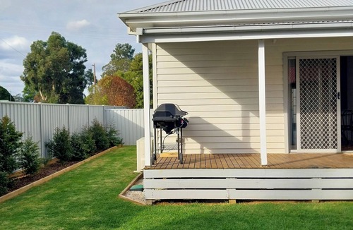 Tocumwal House | Calaway Home - Golf & Bowls Club at your door step.