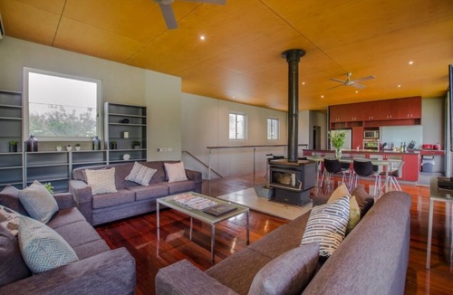 Lower Moira House | Cape Horn Vineyard 5 Bedroom House Riverfront