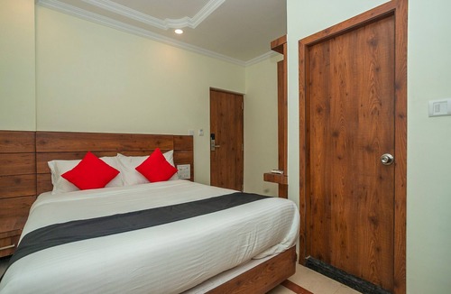 Sheshadripuram Hotel | Capital O 13184 Savi International