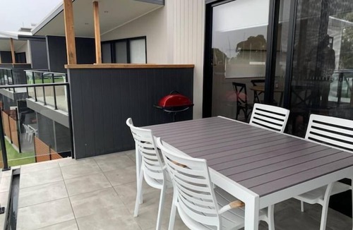 Paynesville Apartment | Captains Cove Luxury Apartments - 1st Floor Spa Deluxe