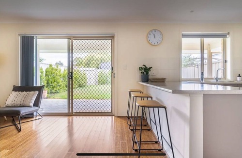 Port Willunga House | Casa Elder - Great for families and friends - 12 minutes walk to the beach.