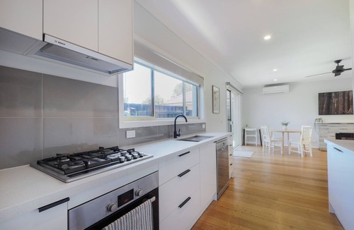 Forest Hill Villa | Central Forest Hill 3BR2BA House+Parking