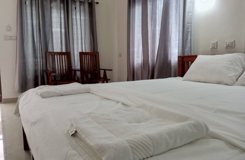 Alwaye House | Chael Airport Residency Double Room Non AC,Nedumbbassey,Cochin
