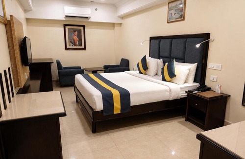 Air Force Area Hotel | Chandra Inn