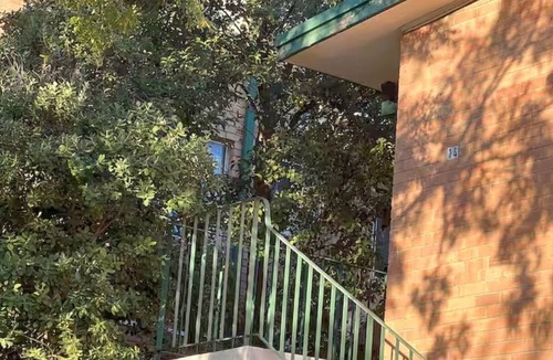 East Victoria Park Apartment | Charming 1-bedroom apartment with WiFi, AC in vibrant East Victoria Park