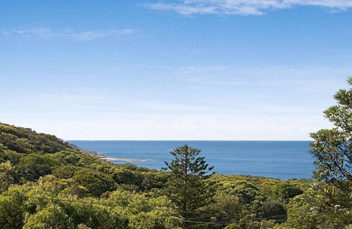 Hardys Bay House | Charming Cottage Retreat by HolidayCo.