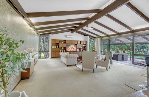 Langwarrin Other | Charming Farmhouse with lovely garden and sheep