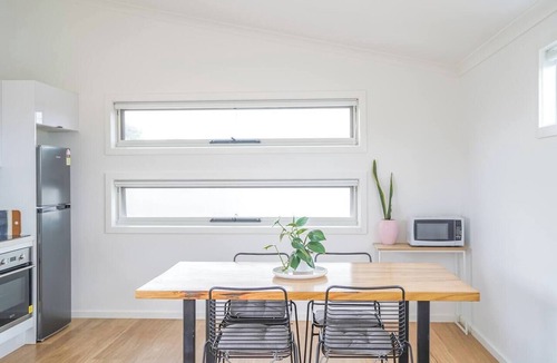 Highton House | Charming Highton Hideaway between CBD and Surf Coast