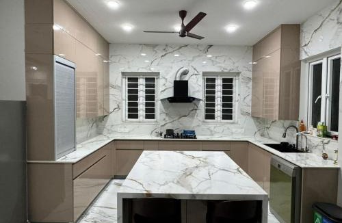 Nanganallur Apartment | Chennai Airport 3BR Stay and Near Trade Centre