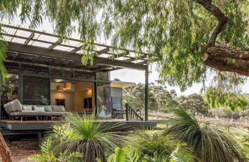 Yallingup Siding House | Cinque Stelle—Vineyard Views & Country Serenity