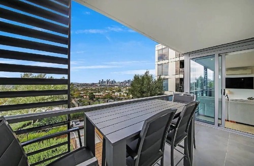 Flemington Apartment | City Views, Melbourne Cup Winner Entire rental unit in Kensington, Australia