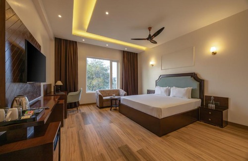 Dhanbad Hotel | Clarks Inn Suites Dhanbad
