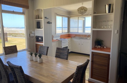 Para Wurlie House | Classic Shack - Absolute Beachfront. Winter off peak special!
