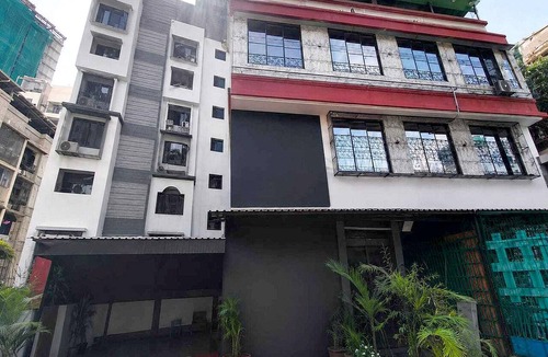 Kandiwali West House | Classic Sri Sai Regency