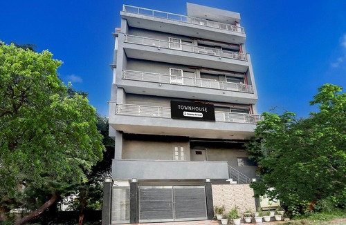 Rohini House | Classic with Balcony Rohini Sector 24