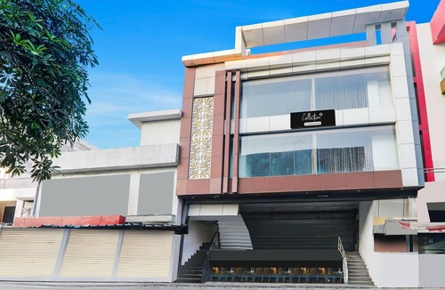 Lucknow House | Classic with BalconyJR inn