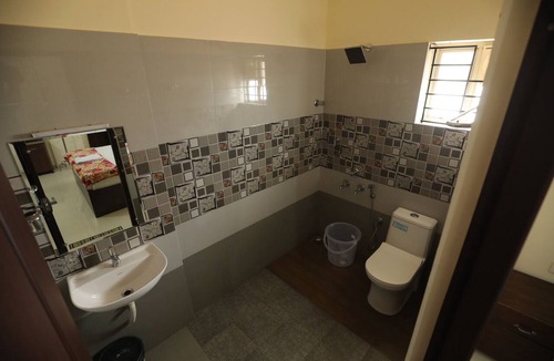 Thiruvananthapuram Hotel | Classique Inn | Near Padmanabhaswamy Temple