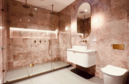 Bangholme Apartment | Close to It All, Away from It All - Entire guesthouse in Bangholme, Australia