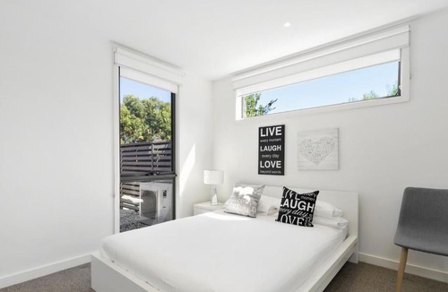 Torquay House | Coast Drive Beach and Golf 31