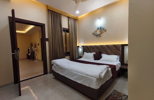 Gangdhar Hotel | Coastal Heaven