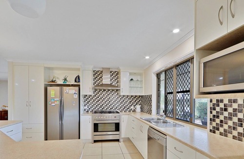 Woodgate House | Coastal Paradise with a pool!