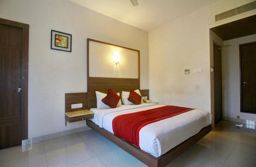 Gandhipuram Hotel | Collection O 4658 Akil Residency