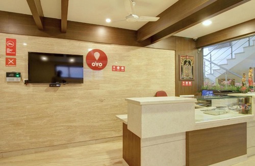 Gandhipuram Hotel | Collection O 4658 Akil Residency